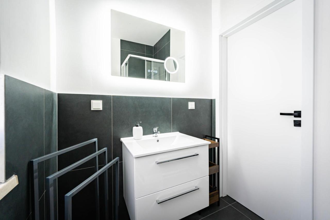 Apartmento Blue Magdeburg - Zentral - Wifi - Netflix Buitenkant foto